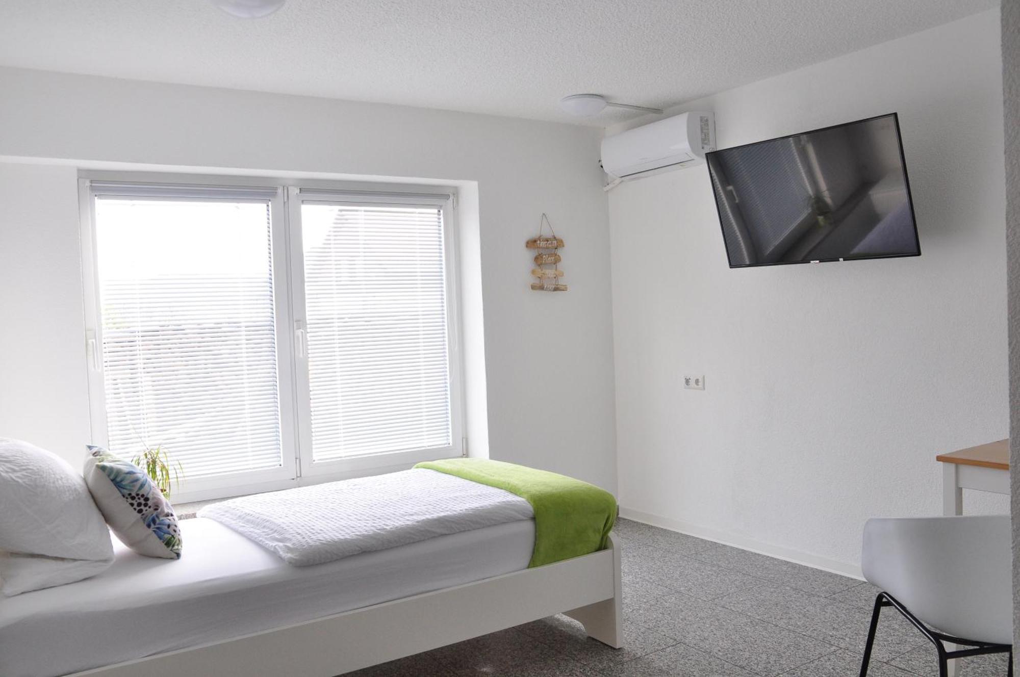 N37 -Modern Eingerichtete Zimmer In Ruhiger Lage Aldingen  Extérieur photo